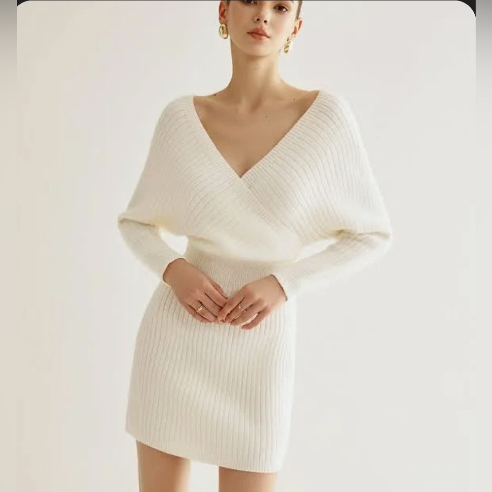 Commense Off-the-Shoulder Sweater - White